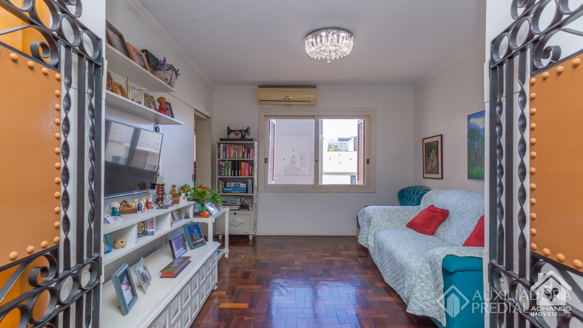 Apartamento no  Bom Fim de 2 dormitórios 84m2