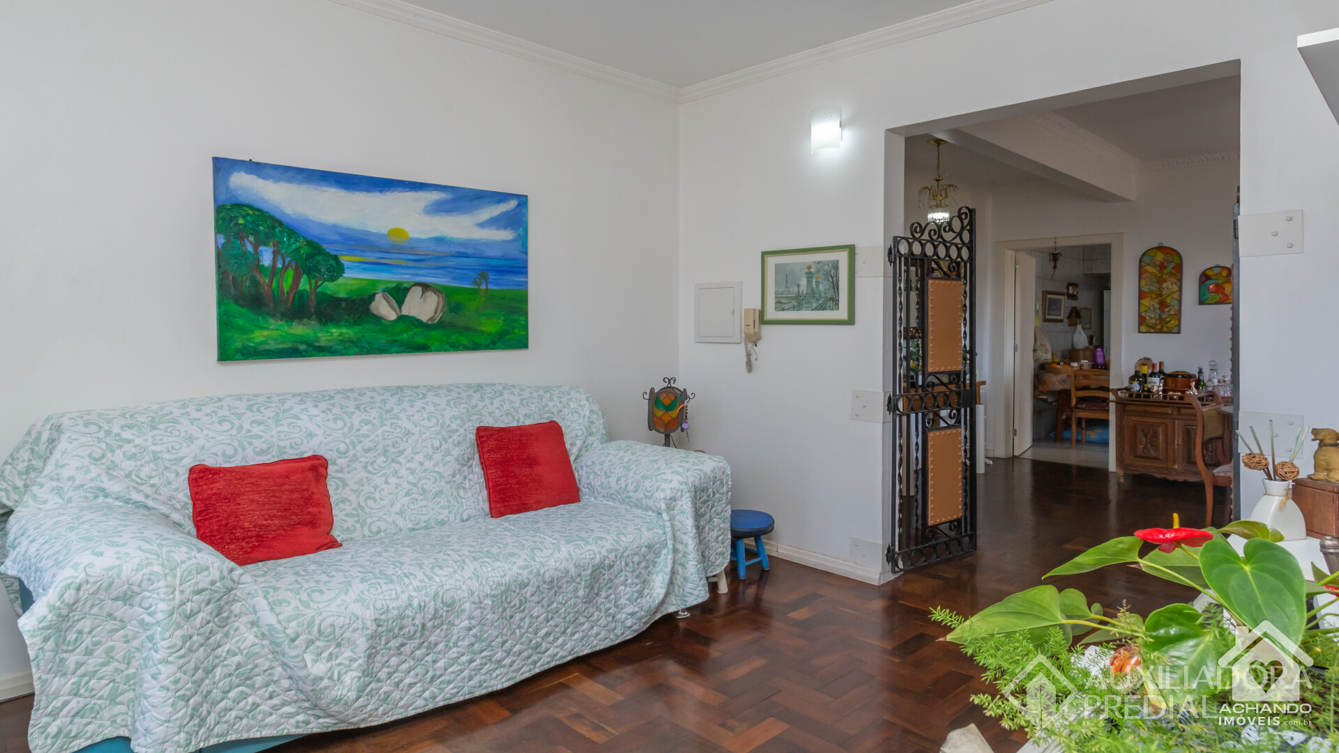 Apartamento no  Bom Fim de 2 dormitórios 84m2